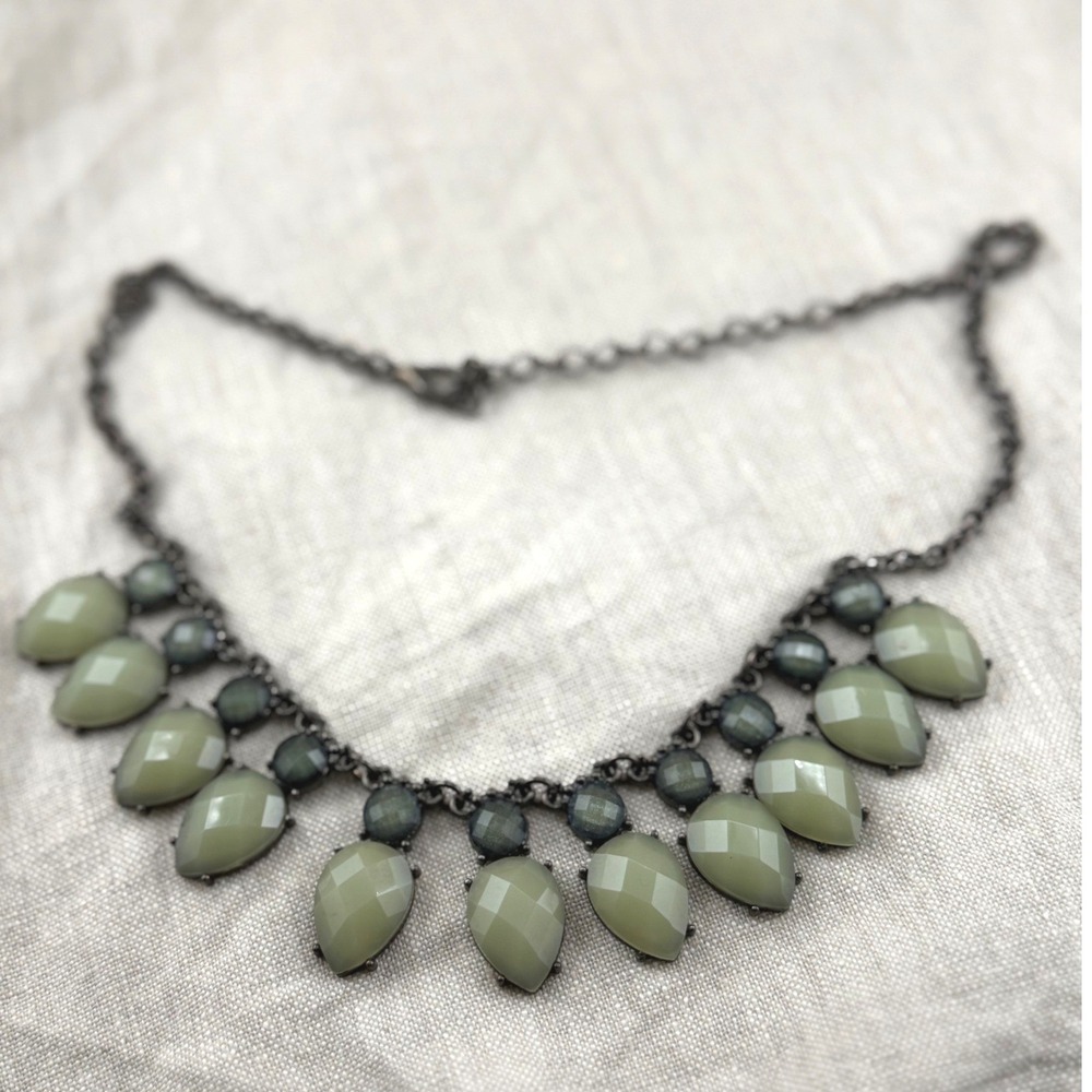 Vintage Green Stone Statement Necklace Earth Tone Bib Gold Chain